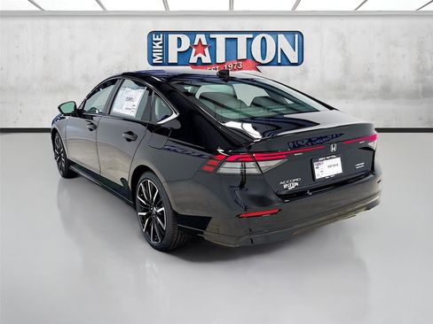 Used 2025 Honda Accord Touring image 5