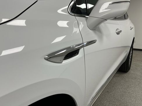 Used 2024 Buick Enclave Premium image 14