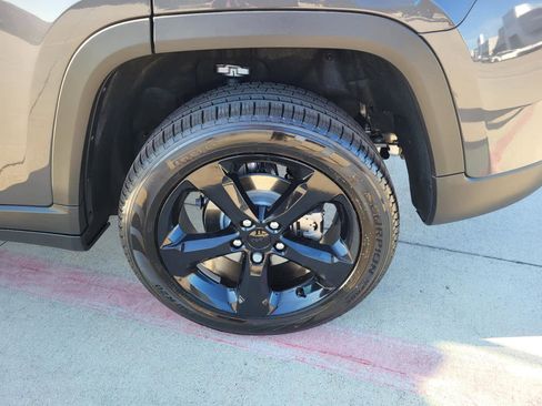 New 2025 Jeep Grand Cherokee Limited w/ Black Appearance Package image 20