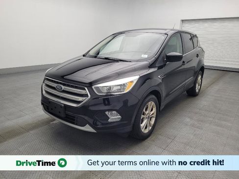 Used 2017 Ford Escape SE image 1