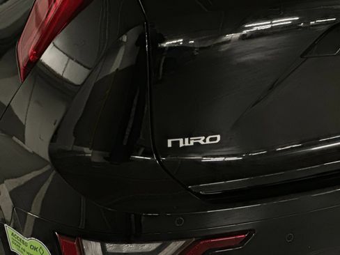 Certified 2023 Kia Niro Wave image 27