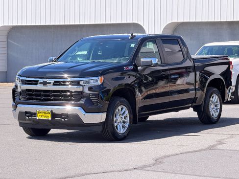 Used 2022 Chevrolet Silverado 1500 LT w/ Z71 Off-Road Package AWD/4WD image 14