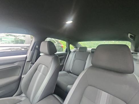 Used 2022 Honda Civic Sport image 8
