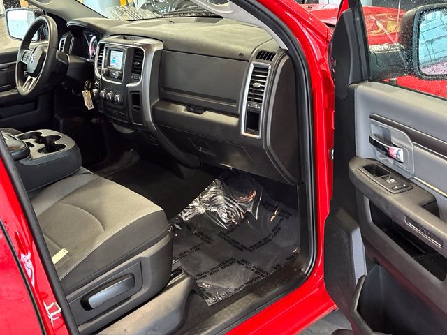 Used 2022 RAM 1500 Classic SLT AWD/4WD image 25