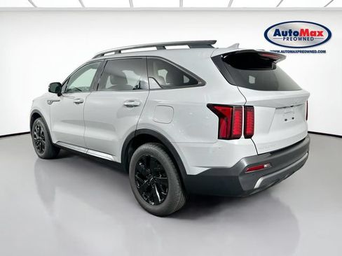 Used 2023 Kia Sorento S w/ Panoramic Sunroof Package AWD/4WD image 6