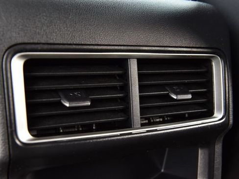 Used 2025 Volkswagen Atlas Cross Sport SE FWD image 22