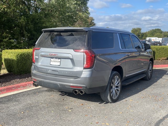 Used 2022 GMC Yukon XL Denali AWD/4WD image 3