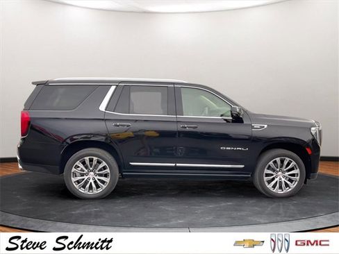 Used 2021 GMC Yukon Denali w/ Denali Premium Package image 10