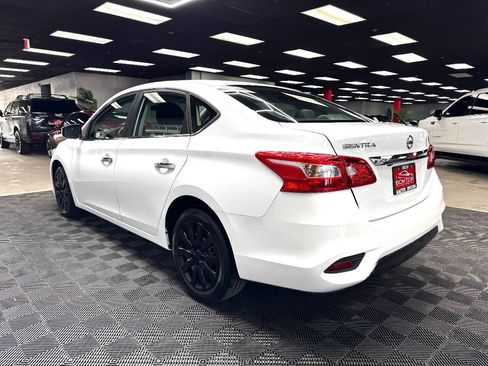 Used 2018 Nissan Sentra S image 9