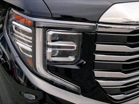 Used 2025 GMC Sierra 1500 SLT image 26