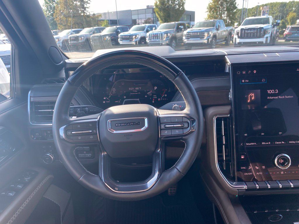 Used 2026 GMC Yukon Denali Ultimate AWD/4WD image 29