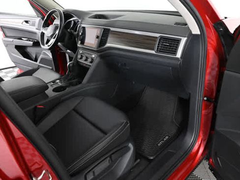 Used 2021 Volkswagen Atlas SE w/ Panoramic Sunroof Package FWD image 13