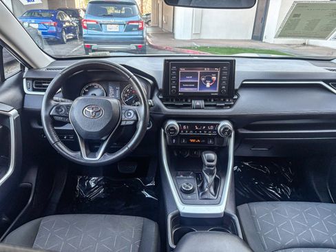 Used 2021 Toyota RAV4 XLE w/ Convenience Package image 15