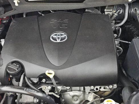 Used 2017 Toyota Sienna Limited Premium FWD image 16