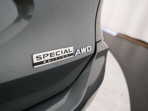 Used 2020 Nissan Rogue SV image 32