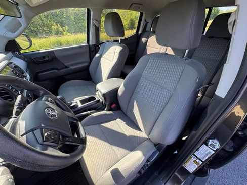 Certified 2023 Toyota Tacoma SR AWD/4WD image 10
