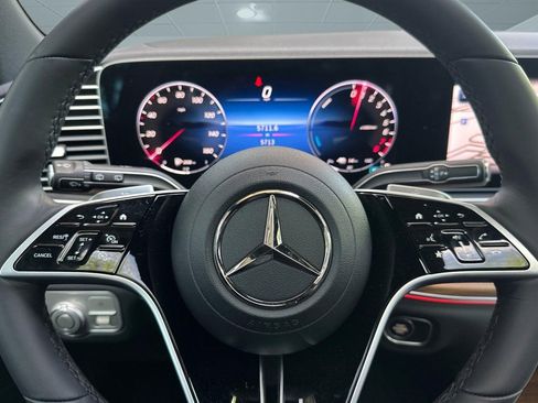 Used 2025 Mercedes-Benz GLE 450e 4MATIC image 17