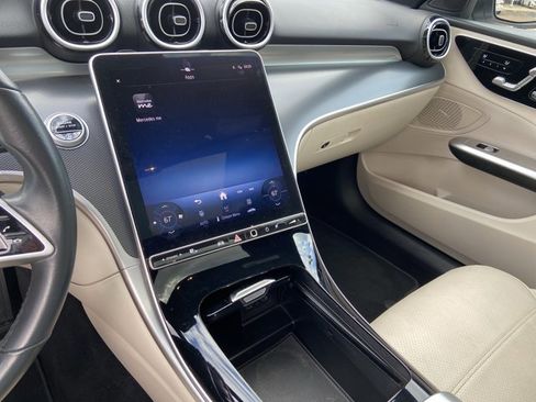 Used 2025 Mercedes-Benz C 300 Sedan image 39