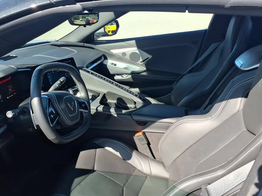 Used 2025 Chevrolet Corvette Stingray Preferred Conv w/ Z51 Performance Package RWD image 10