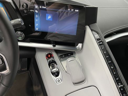 Certified 2025 Chevrolet Corvette Stingray Preferred Cpe w/ Z51 Performance Package image 19