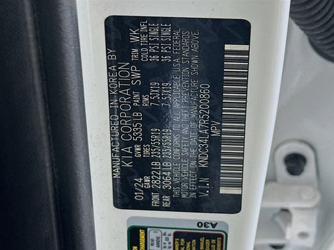 Used 2024 Kia EV6 Light RWD image 12