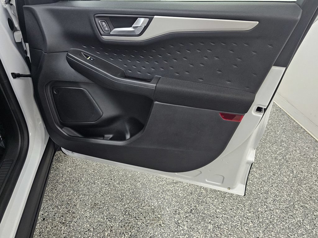 Used 2020 Ford Escape SE FWD image 21
