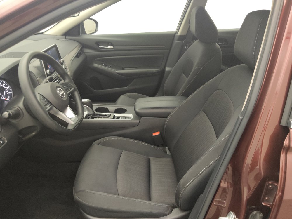 Used 2025 Nissan Altima 2.5 SV AWD/4WD image 17