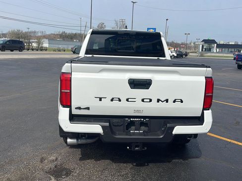 Used 2025 Toyota Tacoma SR5 w/ SR5 Upgrade Package image 4