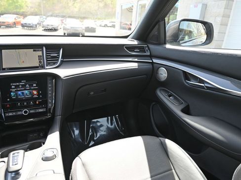 Used 2023 INFINITI QX50 Sport AWD/4WD image 17
