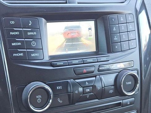 Used 2017 Ford Explorer XLT image 12