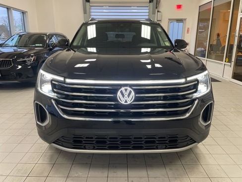 Certified 2025 Volkswagen Atlas SE image 6