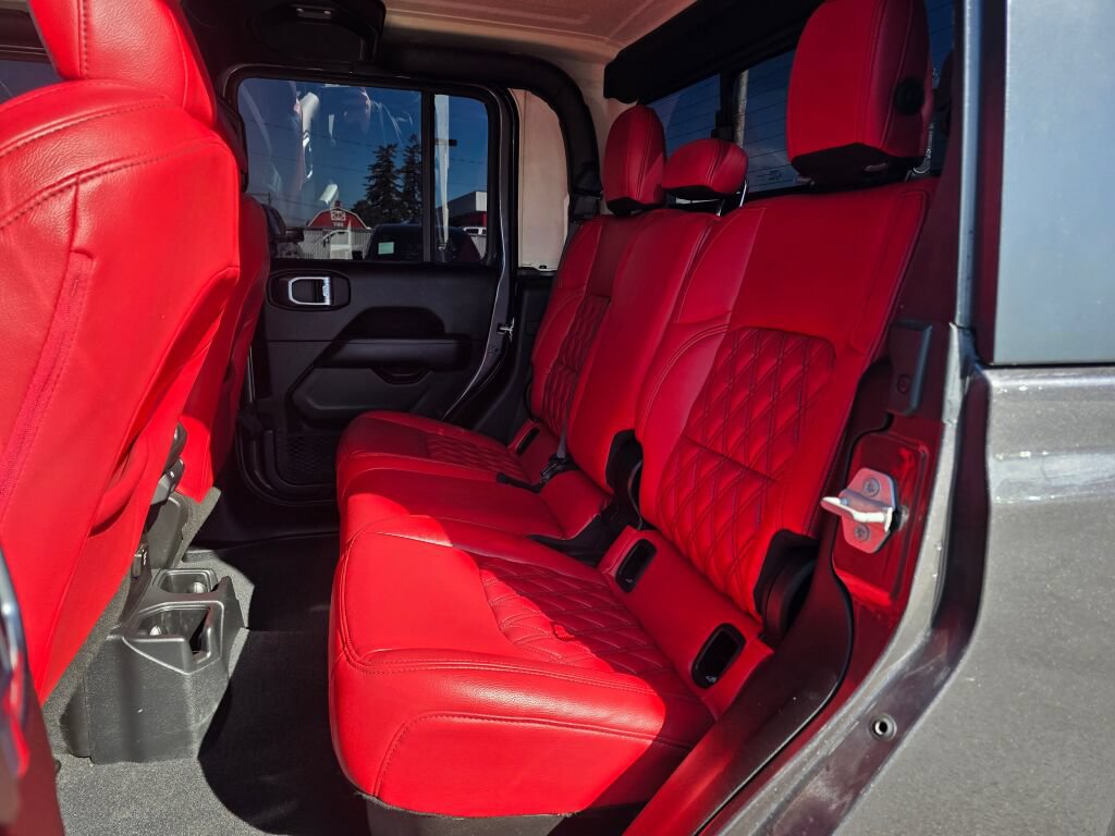 Used 2020 Jeep Gladiator Overland AWD/4WD image 18