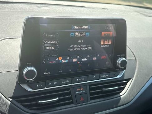 Used 2025 Nissan Altima 2.5 S FWD image 33