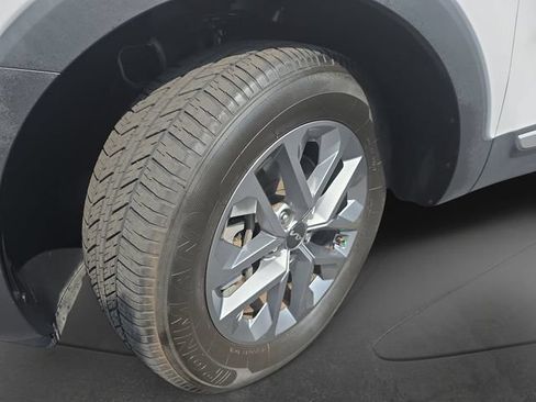 Used 2024 Kia Telluride LX FWD image 36