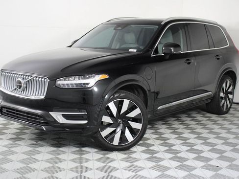 Used 2023 Volvo XC90 T8 Ultimate w/ Protection Package Premier AWD/4WD image 3