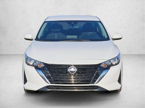 Used 2024 Nissan Sentra SV FWD image 2