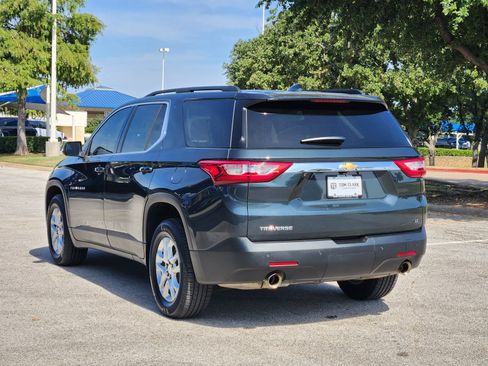 Used 2021 Chevrolet Traverse LT FWD image 4