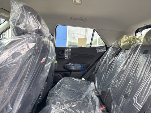 Certified 2025 Hyundai Venue Limited image 49