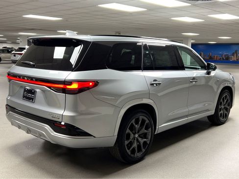 New 2026 Lexus TX 500h AWD image 7
