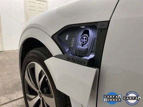 Used 2024 Audi Q8 e-tron Premium image 97