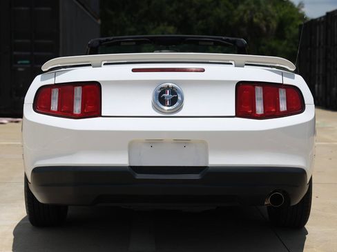 Used 2010 Ford Mustang Convertible RWD image 7