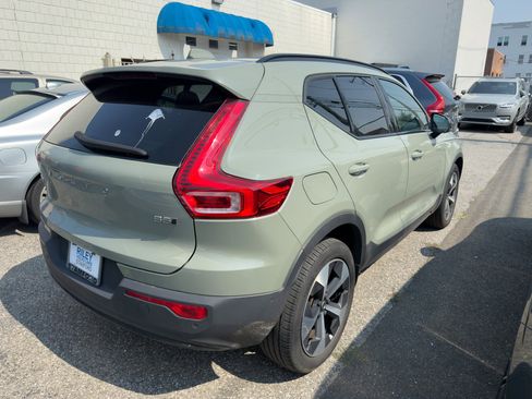 Certified 2023 Volvo XC40 B5 Plus w/ Driver Assist Package image 4