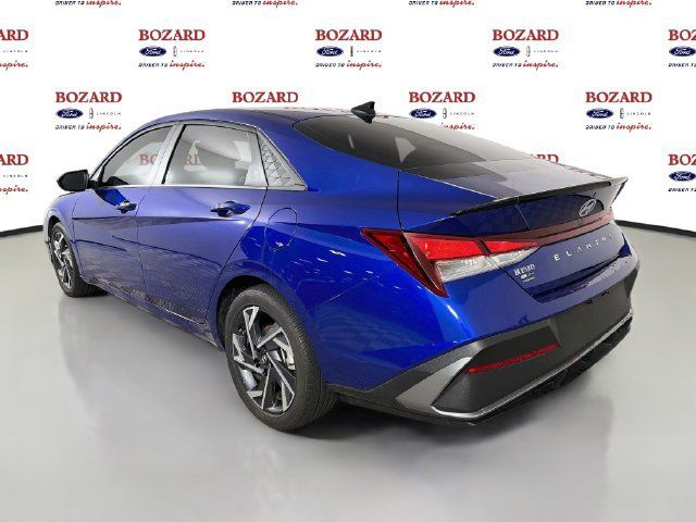 Used 2025 Hyundai Elantra Sport FWD image 6
