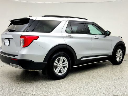 Used 2021 Ford Explorer XLT w/ Equipment Group 202A AWD/4WD image 5