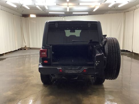 Used 2024 Jeep Wrangler Unlimited Sahara w/ Technology Group AWD/4WD image 7