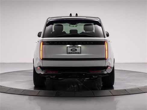 Used 2025 Land Rover Range Rover Long Wheelbase SE AWD/4WD image 4