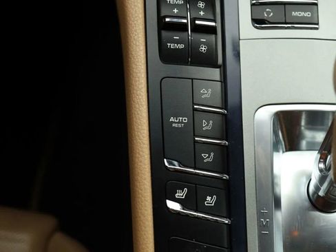 Used 2013 Porsche Panamera 4 Platinum Edition image 30