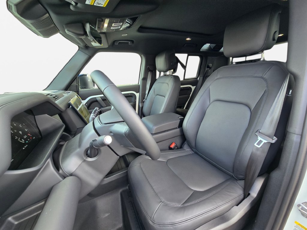 New 2026 Land Rover Defender 110 X-Dynamic SE AWD/4WD image 15