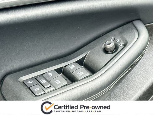 Used 2024 Jeep Grand Cherokee L Altitude image 9