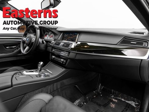 Used 2015 BMW M5 RWD image 47